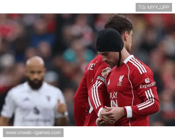 利物浦再负曼联遭遇四连败 范戴克关键失误引发热议