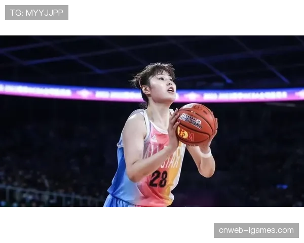 火花队主力控卫李月汝因脚踝扭伤缺阵，球队攻防转换枢纽受损